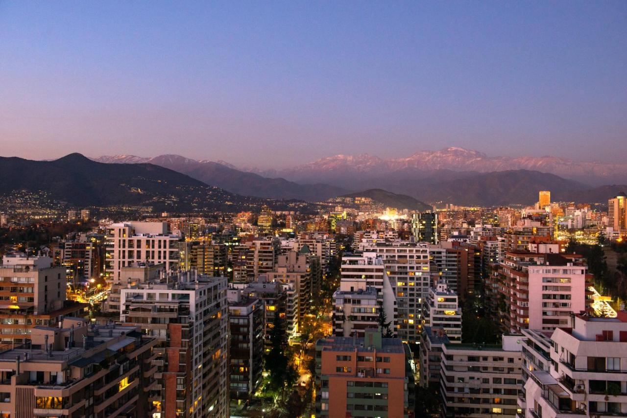 Pullman Santiago Vitacura Extérieur photo Santiago skyline